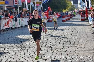 Stadtlauf-Neumarkt-Zieleinlauf-2019-0086