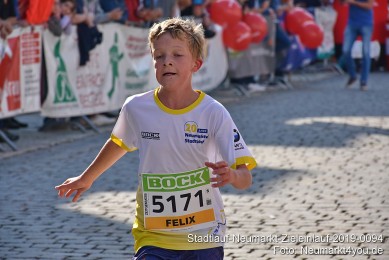Stadtlauf-Neumarkt-Zieleinlauf-2019-0094