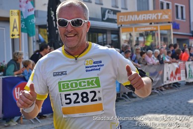 Stadtlauf-Neumarkt-Zieleinlauf-2019-0097