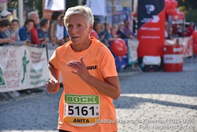 Stadtlauf-Neumarkt-Zieleinlauf-2019-0099