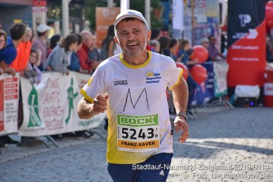 Stadtlauf-Neumarkt-Zieleinlauf-2019-0114
