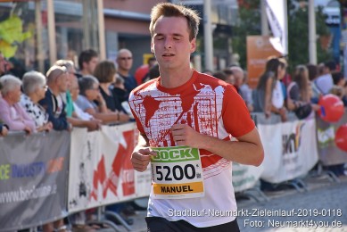 Stadtlauf-Neumarkt-Zieleinlauf-2019-0118