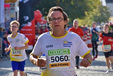 Stadtlauf-Neumarkt-Zieleinlauf-2019-0136