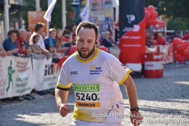 Stadtlauf-Neumarkt-Zieleinlauf-2019-0169