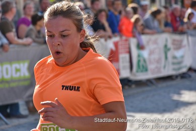 Stadtlauf-Neumarkt-Zieleinlauf-2019-0178