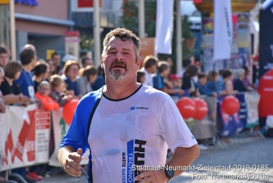 Stadtlauf-Neumarkt-Zieleinlauf-2019-0185