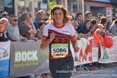 Stadtlauf-Neumarkt-Zieleinlauf-2019-0197