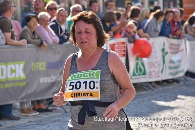 Stadtlauf-Neumarkt-Zieleinlauf-2019-0198