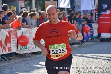 Stadtlauf-Neumarkt-Zieleinlauf-2019-0202