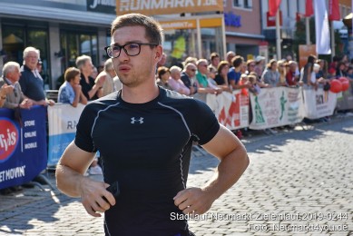 Stadtlauf-Neumarkt-Zieleinlauf-2019-0244