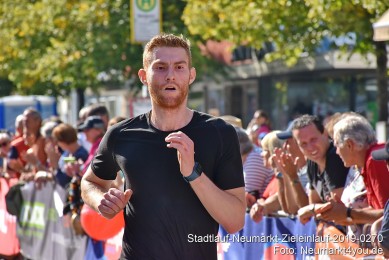 Stadtlauf-Neumarkt-Zieleinlauf-2019-0270
