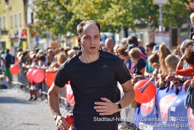 Stadtlauf-Neumarkt-Zieleinlauf-2019-0277