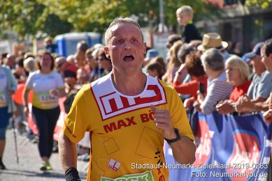 Stadtlauf-Neumarkt-Zieleinlauf-2019-0283