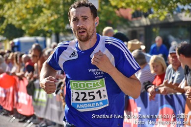 Stadtlauf-Neumarkt-Zieleinlauf-2019-0287