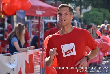 Stadtlauf-Neumarkt-Zieleinlauf-2019-0288