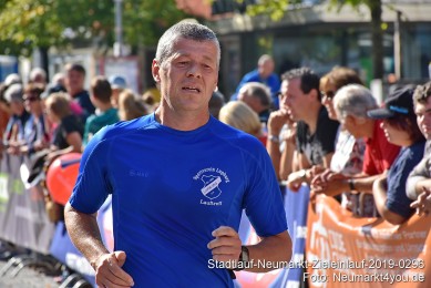Stadtlauf-Neumarkt-Zieleinlauf-2019-0296