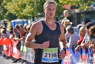 Stadtlauf-Neumarkt-Zieleinlauf-2019-0300