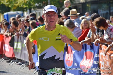 Stadtlauf-Neumarkt-Zieleinlauf-2019-0303