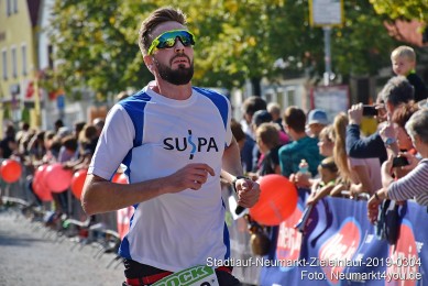 Stadtlauf-Neumarkt-Zieleinlauf-2019-0304