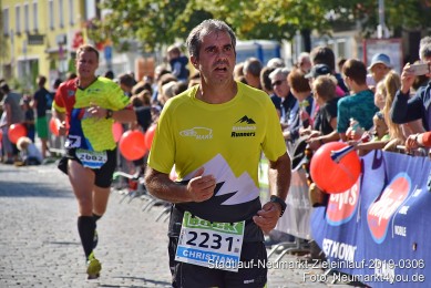 Stadtlauf-Neumarkt-Zieleinlauf-2019-0306