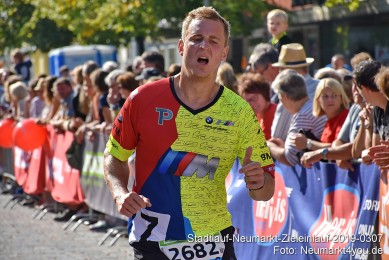 Stadtlauf-Neumarkt-Zieleinlauf-2019-0307