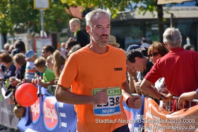 Stadtlauf-Neumarkt-Zieleinlauf-2019-0309