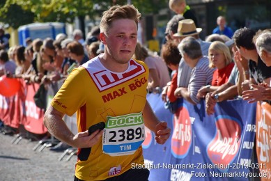 Stadtlauf-Neumarkt-Zieleinlauf-2019-0311