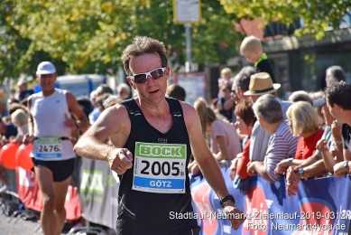 Stadtlauf-Neumarkt-Zieleinlauf-2019-0312