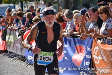 Stadtlauf-Neumarkt-Zieleinlauf-2019-0320