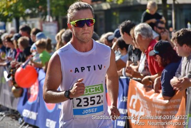 Stadtlauf-Neumarkt-Zieleinlauf-2019-0323