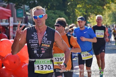 Stadtlauf-Neumarkt-Zieleinlauf-2019-0325