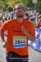 Stadtlauf-Neumarkt-Zieleinlauf-2019-0332