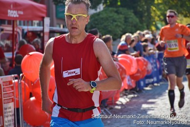 Stadtlauf-Neumarkt-Zieleinlauf-2019-0346
