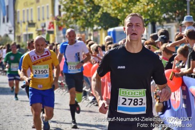 Stadtlauf-Neumarkt-Zieleinlauf-2019-0347