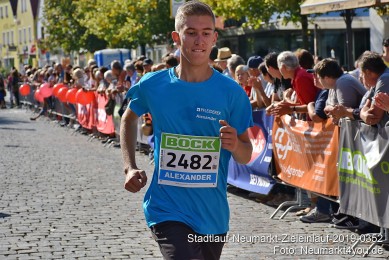 Stadtlauf-Neumarkt-Zieleinlauf-2019-0352