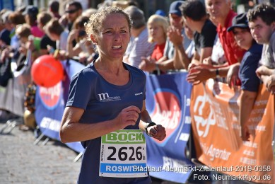 Stadtlauf-Neumarkt-Zieleinlauf-2019-0358