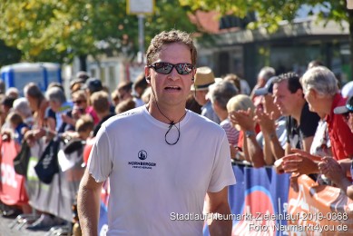 Stadtlauf-Neumarkt-Zieleinlauf-2019-0368