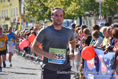 Stadtlauf-Neumarkt-Zieleinlauf-2019-0374