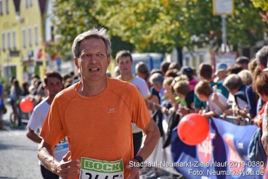 Stadtlauf-Neumarkt-Zieleinlauf-2019-0380