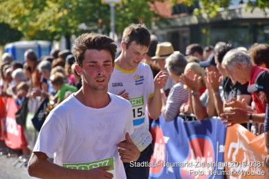 Stadtlauf-Neumarkt-Zieleinlauf-2019-0381