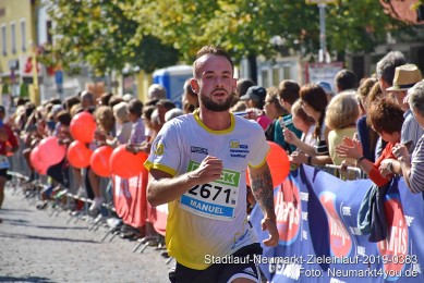 Stadtlauf-Neumarkt-Zieleinlauf-2019-0383
