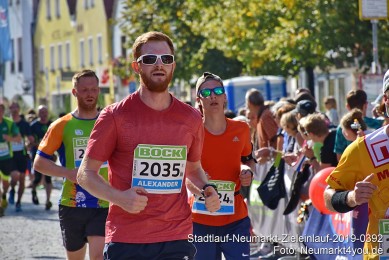 Stadtlauf-Neumarkt-Zieleinlauf-2019-0392