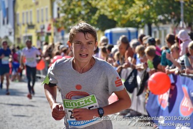 Stadtlauf-Neumarkt-Zieleinlauf-2019-0396