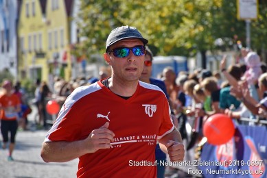 Stadtlauf-Neumarkt-Zieleinlauf-2019-0397