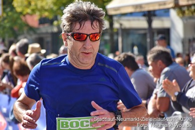 Stadtlauf-Neumarkt-Zieleinlauf-2019-0398