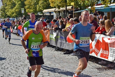 Stadtlauf-Neumarkt-Zieleinlauf-2019-0410