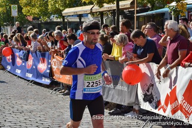 Stadtlauf-Neumarkt-Zieleinlauf-2019-0412