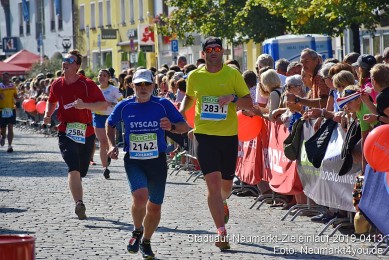 Stadtlauf-Neumarkt-Zieleinlauf-2019-0413