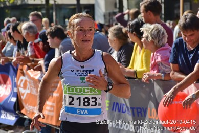 Stadtlauf-Neumarkt-Zieleinlauf-2019-0415