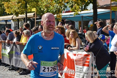 Stadtlauf-Neumarkt-Zieleinlauf-2019-0421